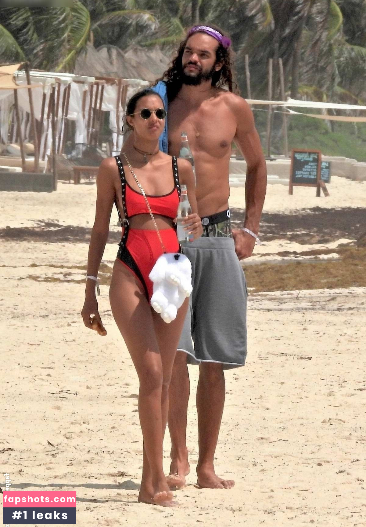 Lais Ribeiro Nude Leaks OnlyFans Photos #23 - LeakJerk