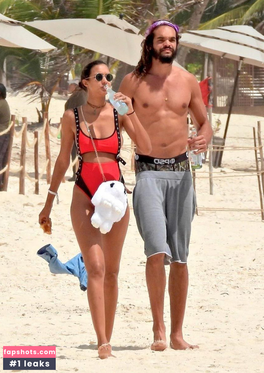 Lais Ribeiro Nude Leaks OnlyFans Photos #336 - LeakJerk