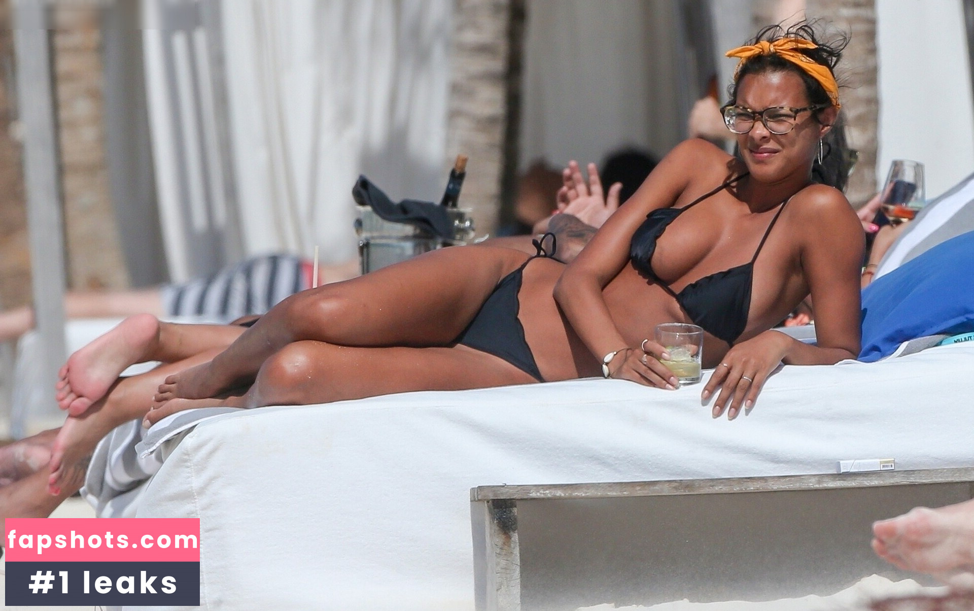 Lais Ribeiro Nude Leaks OnlyFans Photos #40 - LeakJerk