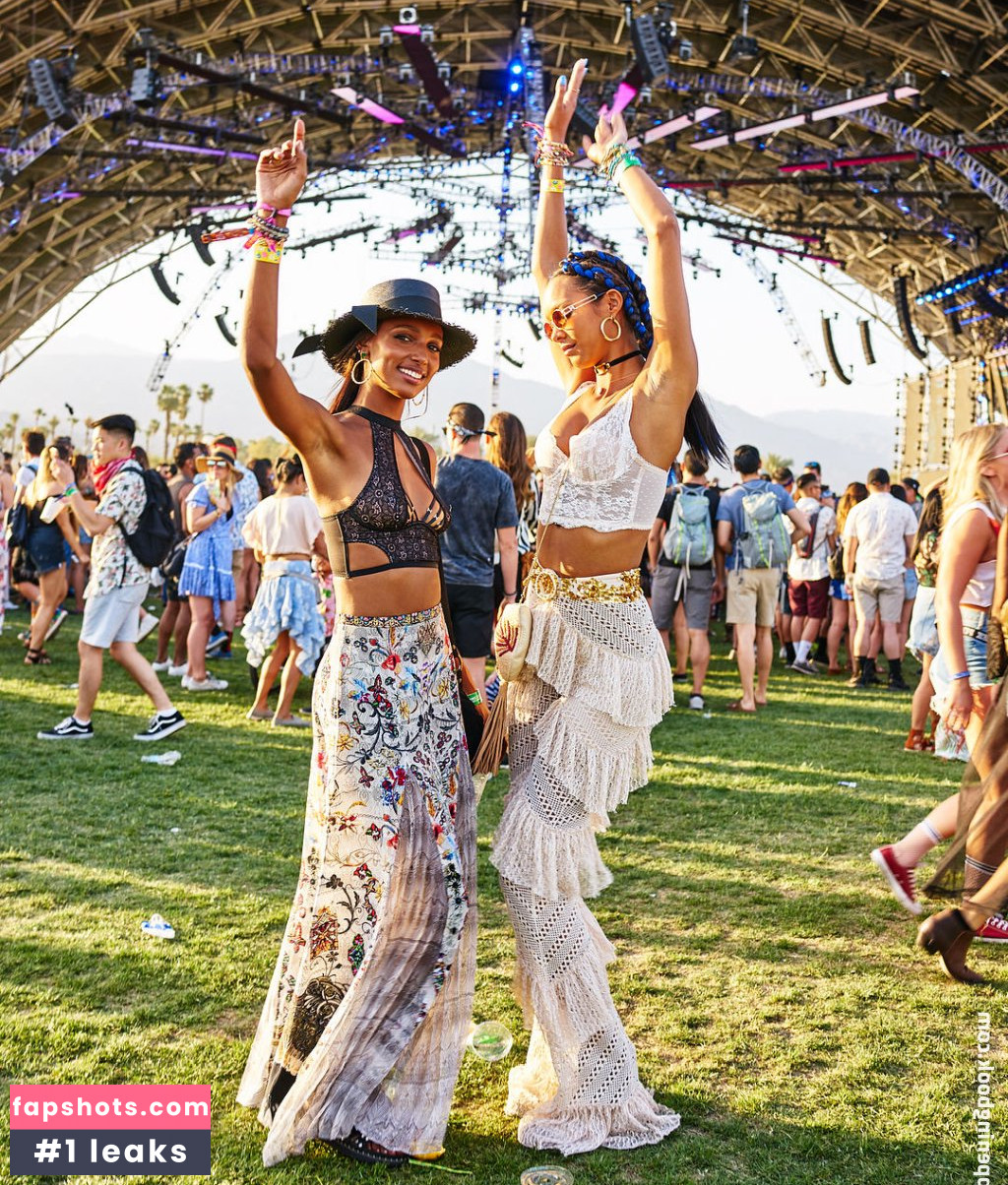 Lais Ribeiro Nude Leaks OnlyFans Photos #572 - LeakJerk