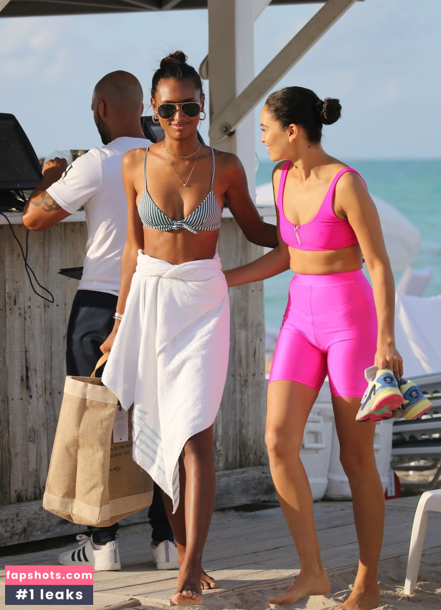 Lais Ribeiro Nude Leaks OnlyFans Photos #630 - LeakJerk