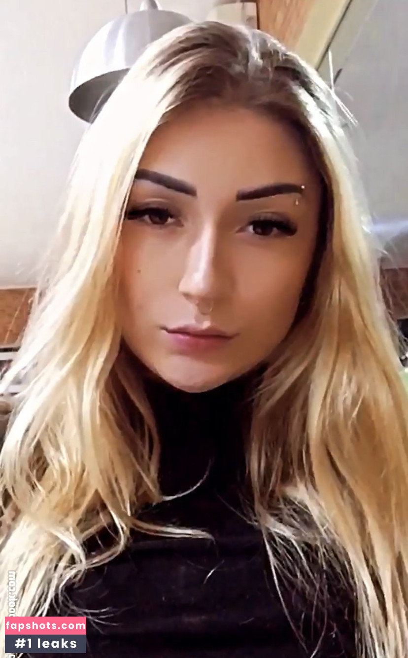 Laisa Manjabosco gallery photo #3