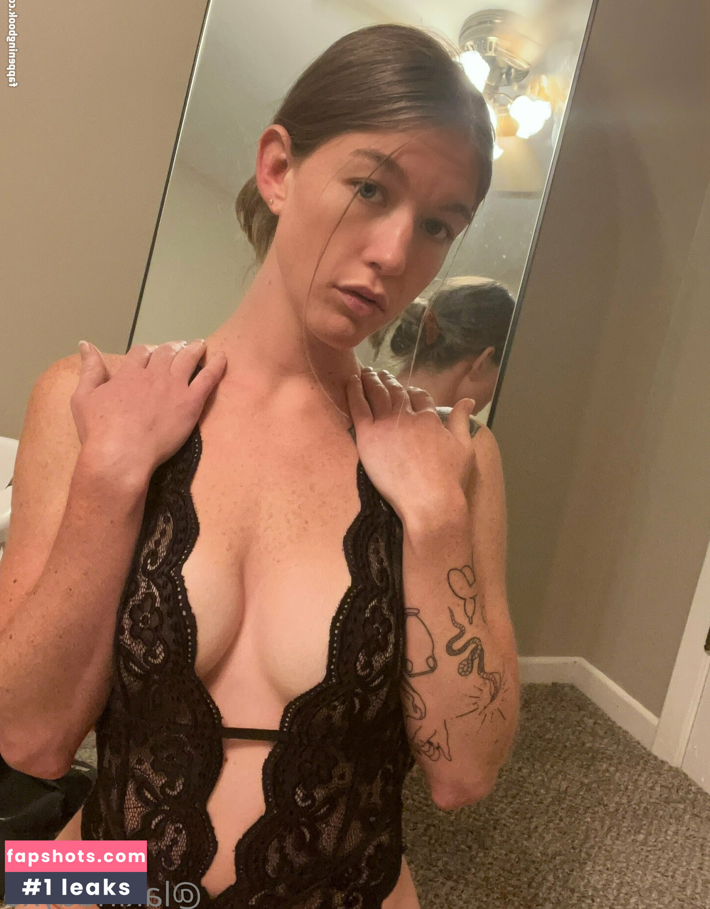 LakinDayXO gallery photo #12