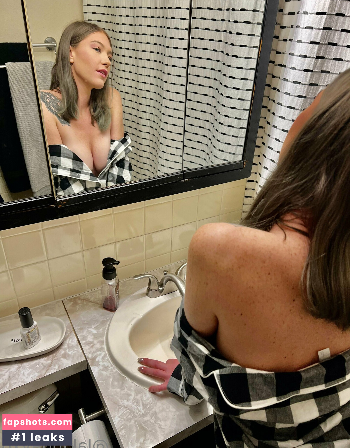 LakinDayXO gallery photo #24