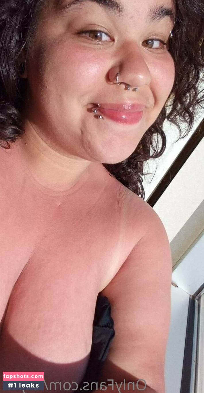 lalyhil nude babe gallery