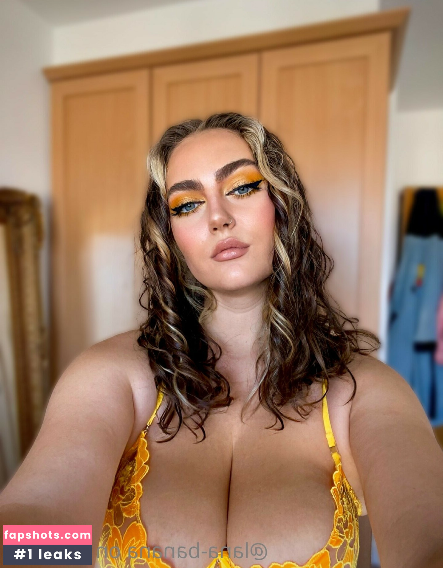 lana-banana gallery photo #37