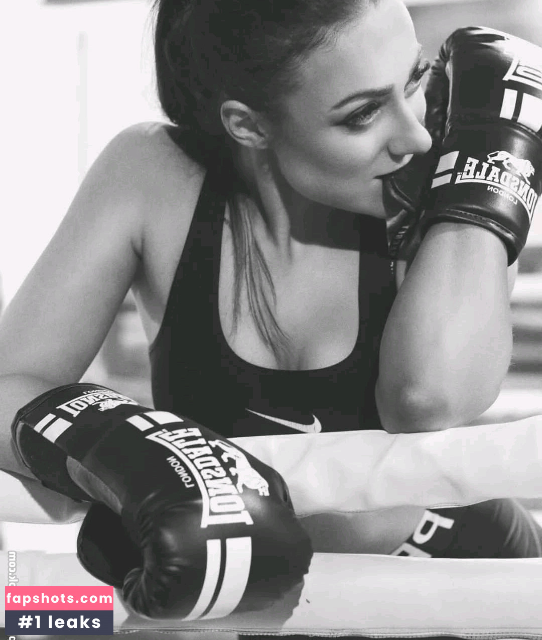 Lana Campbell gallery photo #5