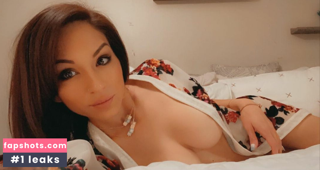 Lana Chairez gallery photo #23