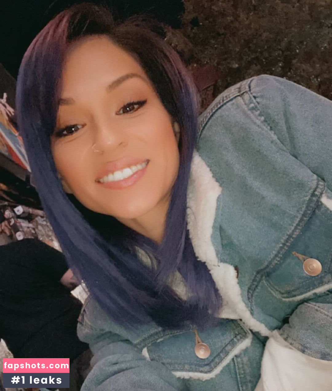 Lana Chairez gallery photo #26