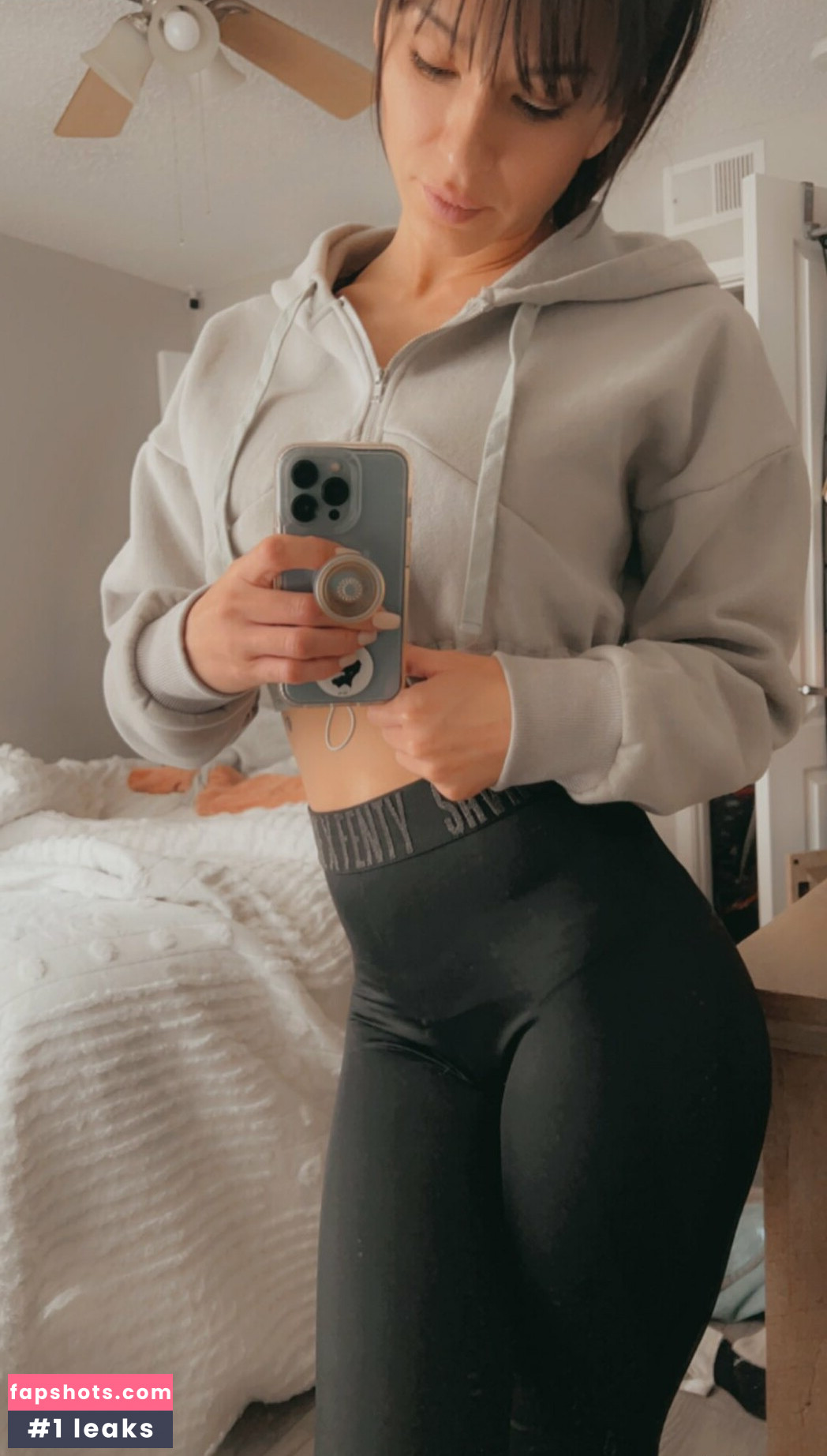 Lana Chairez gallery photo #36