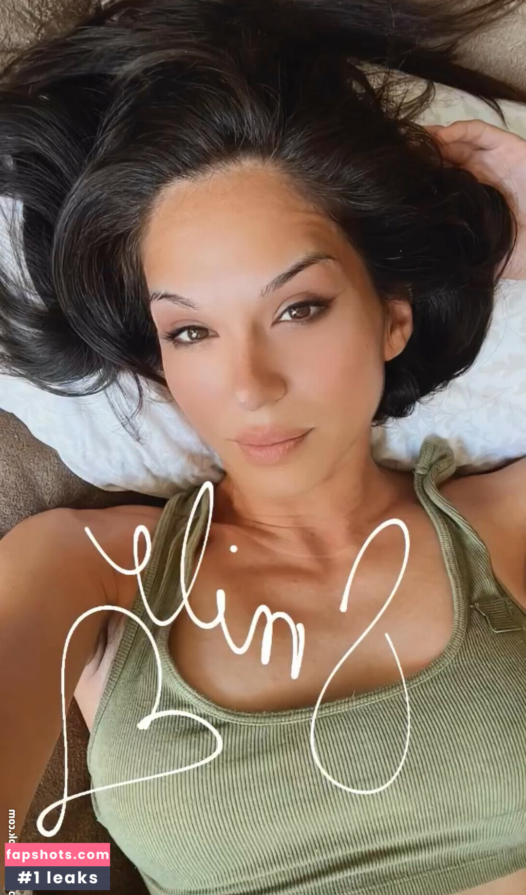 Lana Chairez gallery photo #8