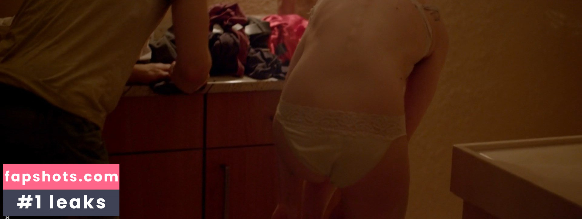 Lana Cooper gallery photo #6