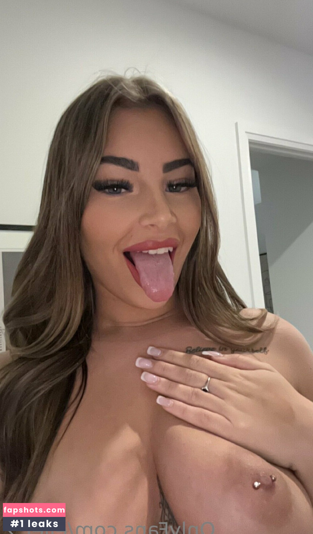 Lana James gallery photo #12