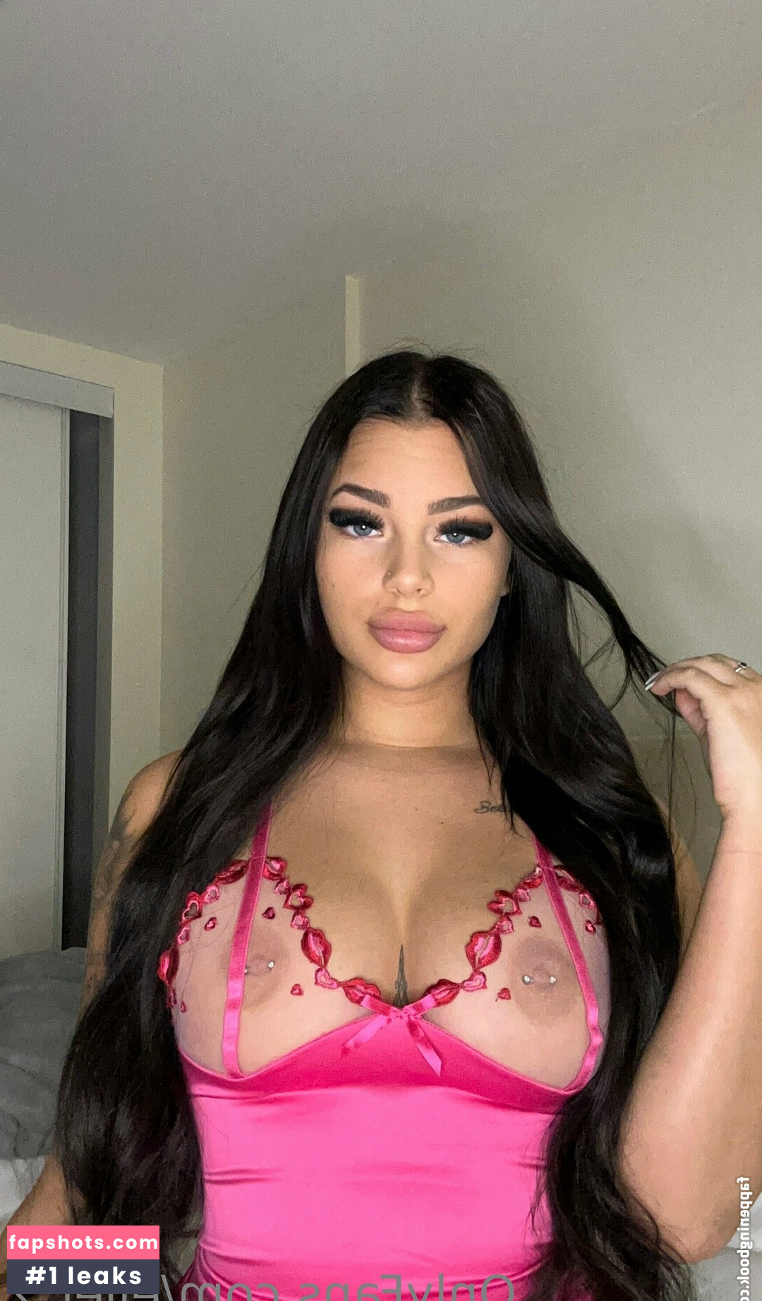 Lana James gallery photo #16