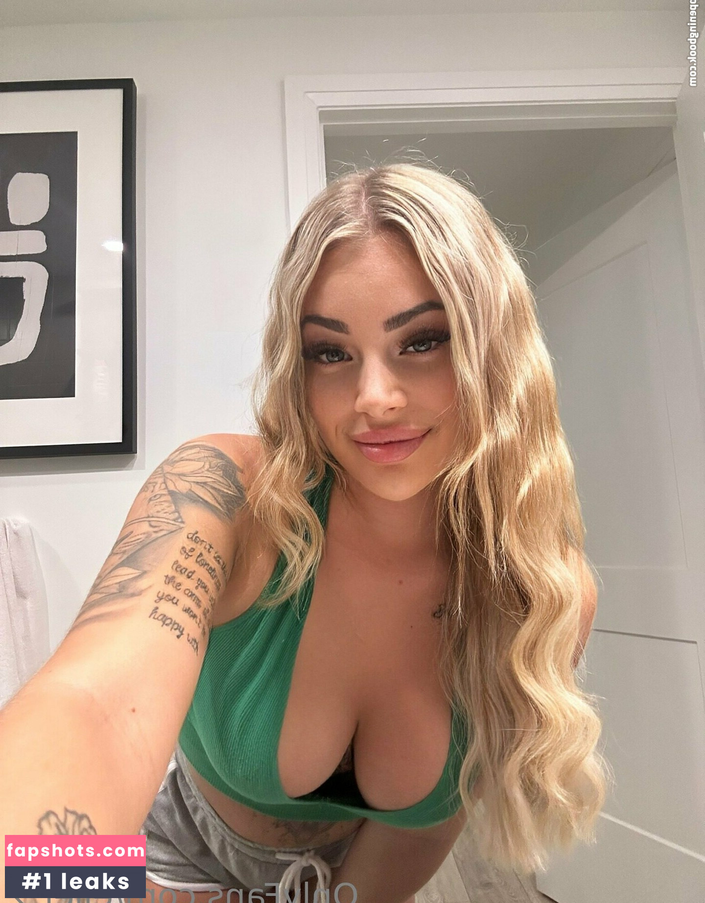 Lana James gallery photo #25