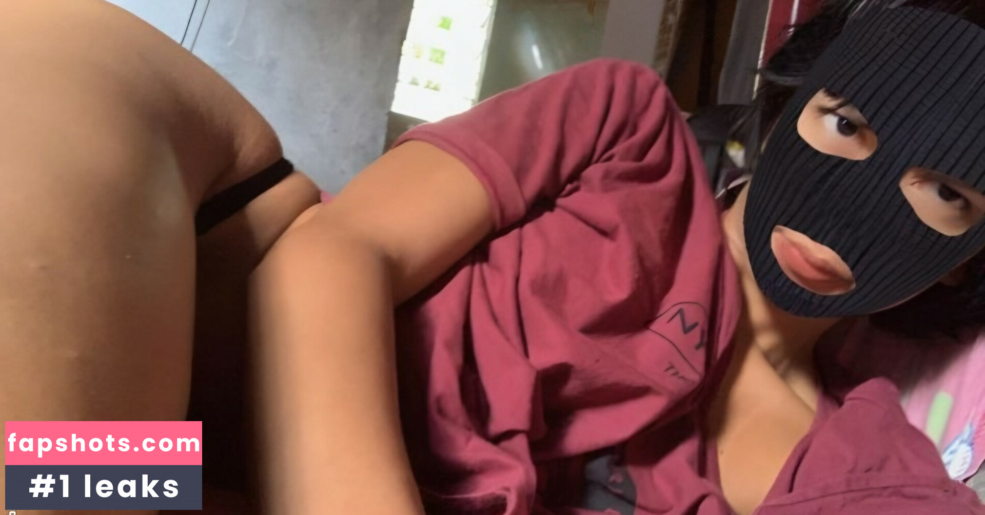 Lana Santhos gallery photo #4