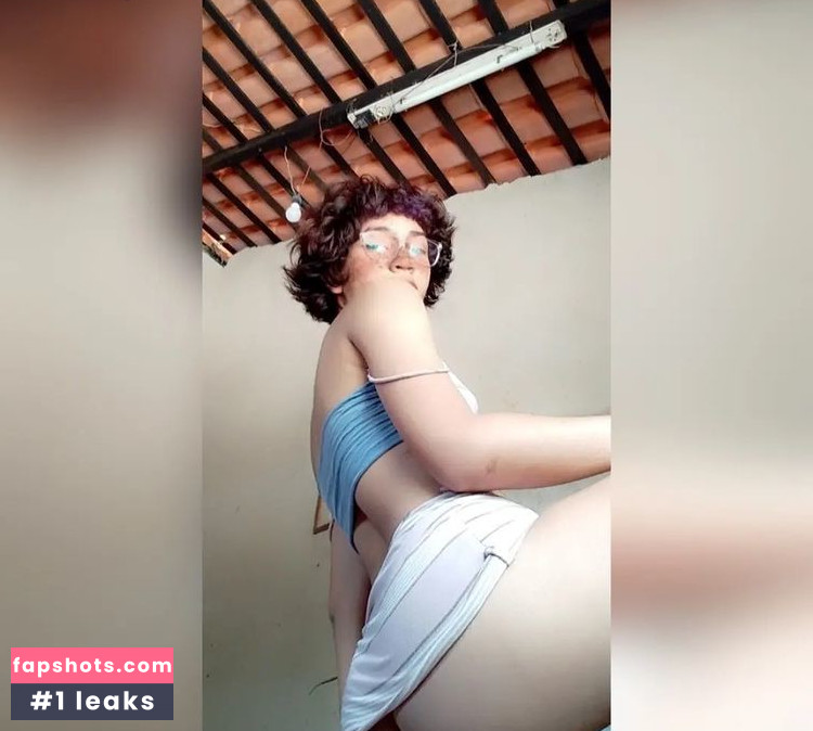 Lana Santhos gallery photo #48