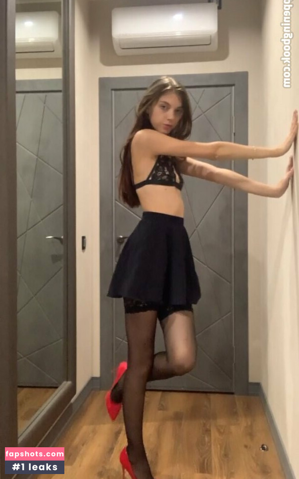 lana.virg gallery photo #25