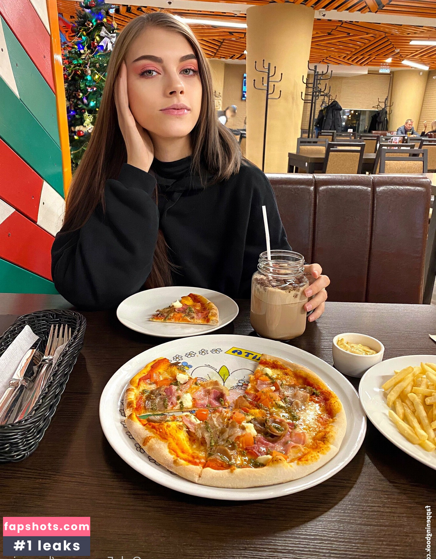 lana.virg gallery photo #29