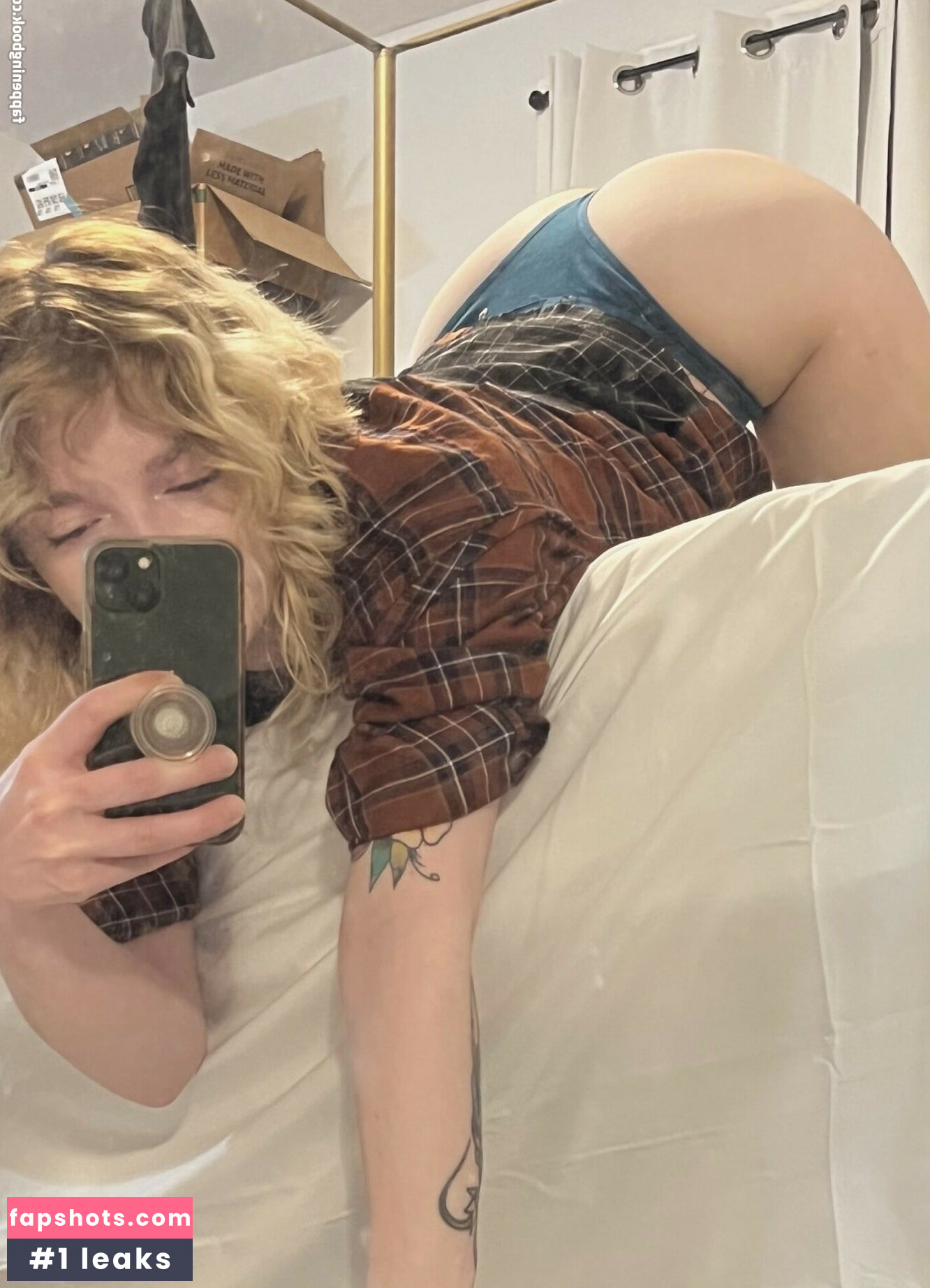 Lane Fox nude babe gallery