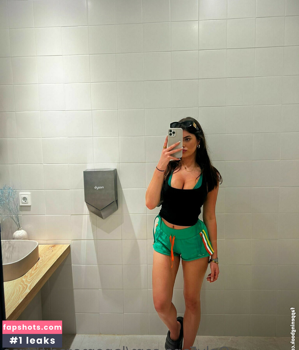 Lane Meredith gallery photo #40