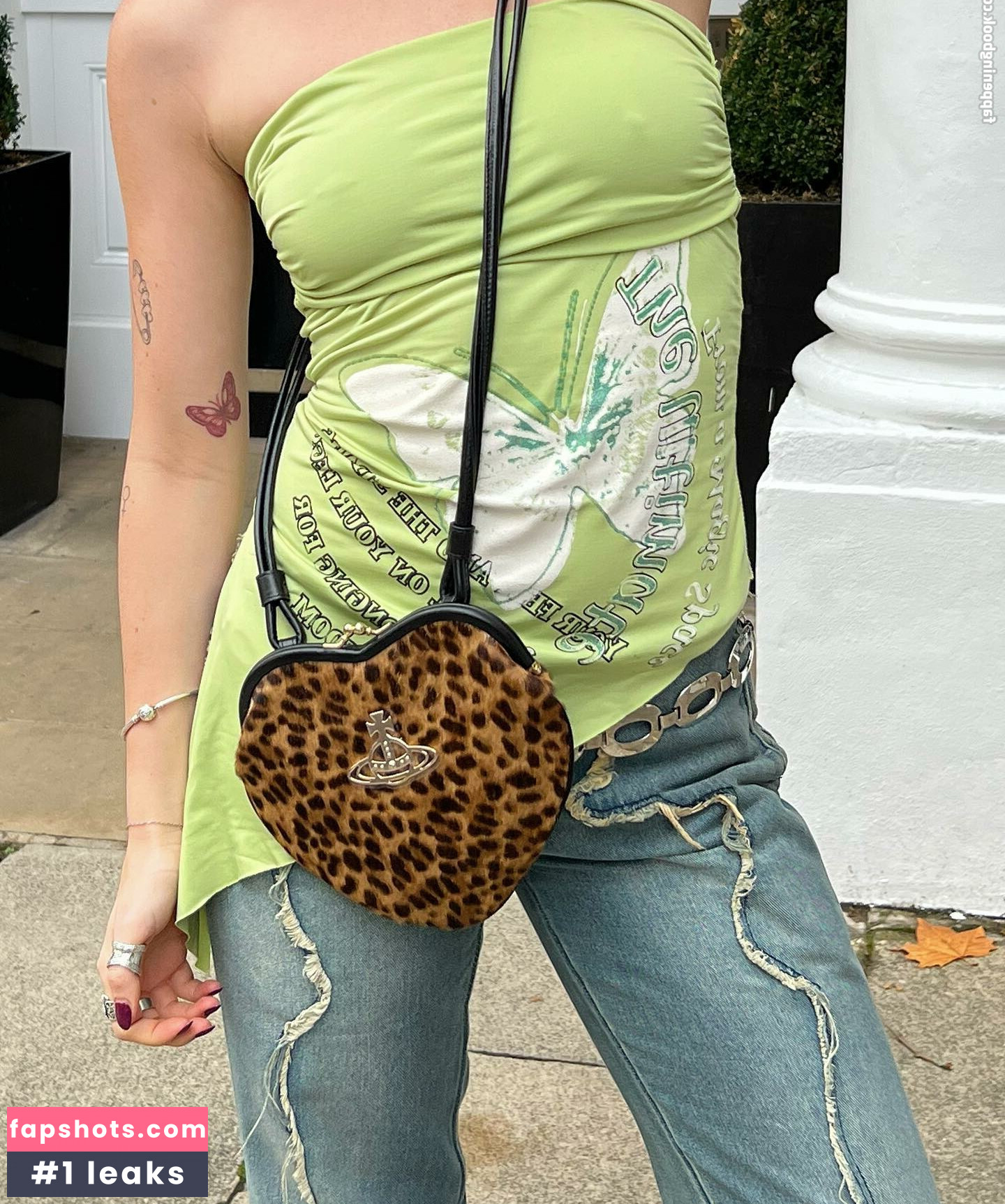 Lara Adkins gallery photo #15