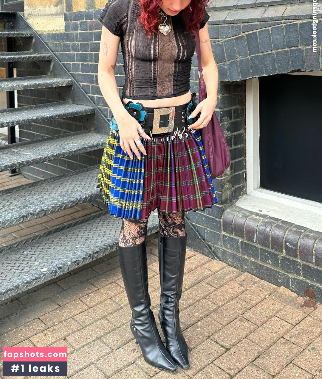 Lara Adkins gallery photo #25