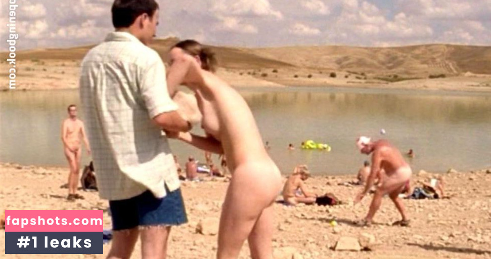 Lara Belmont gallery photo #19