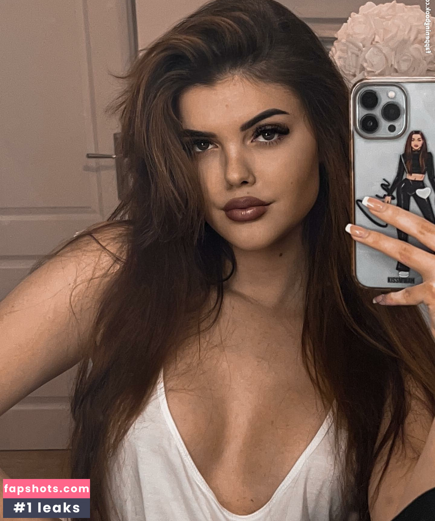 Lara Benjamina Winter gallery photo #7