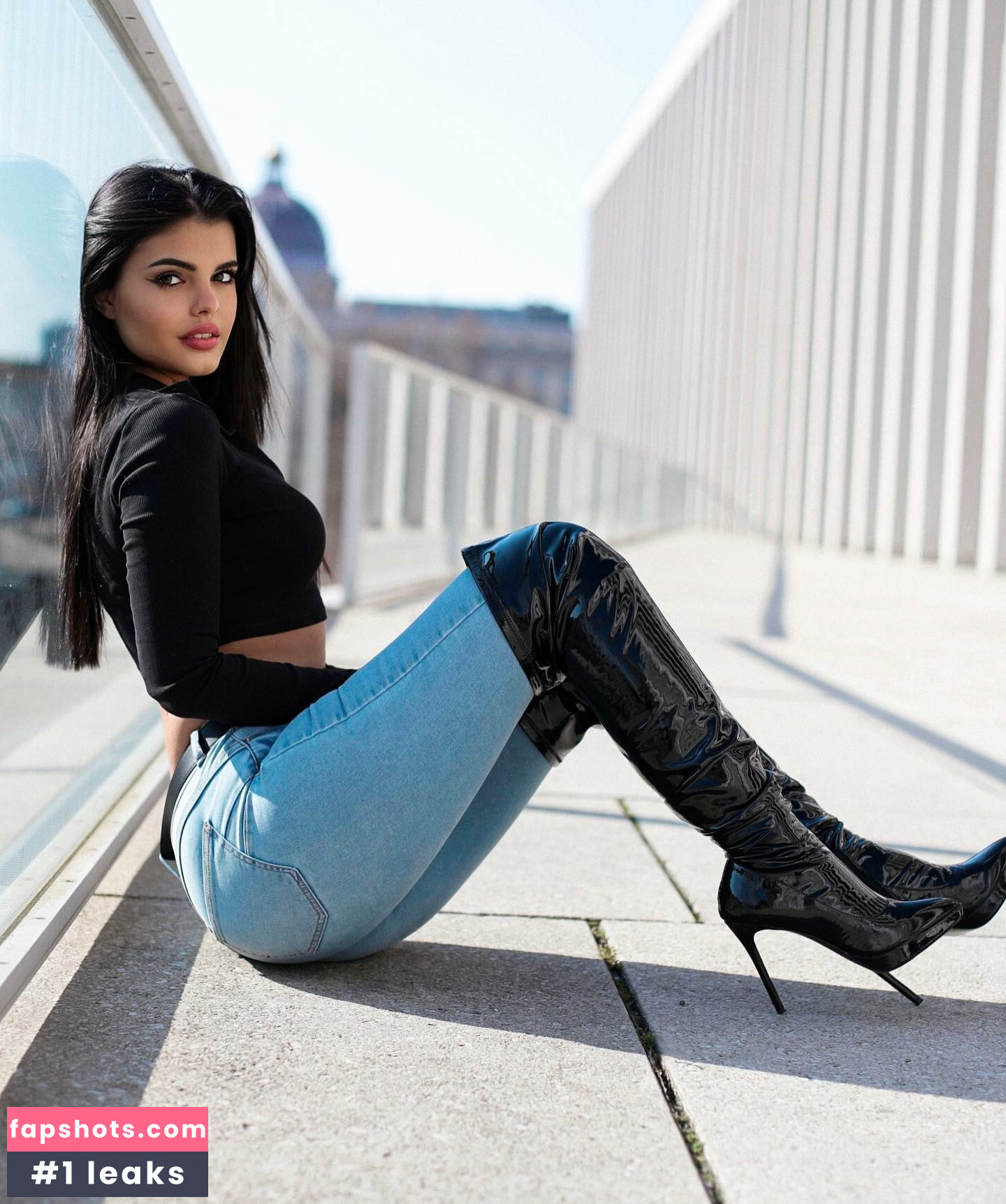 Lara Benjamina Winter gallery photo #75