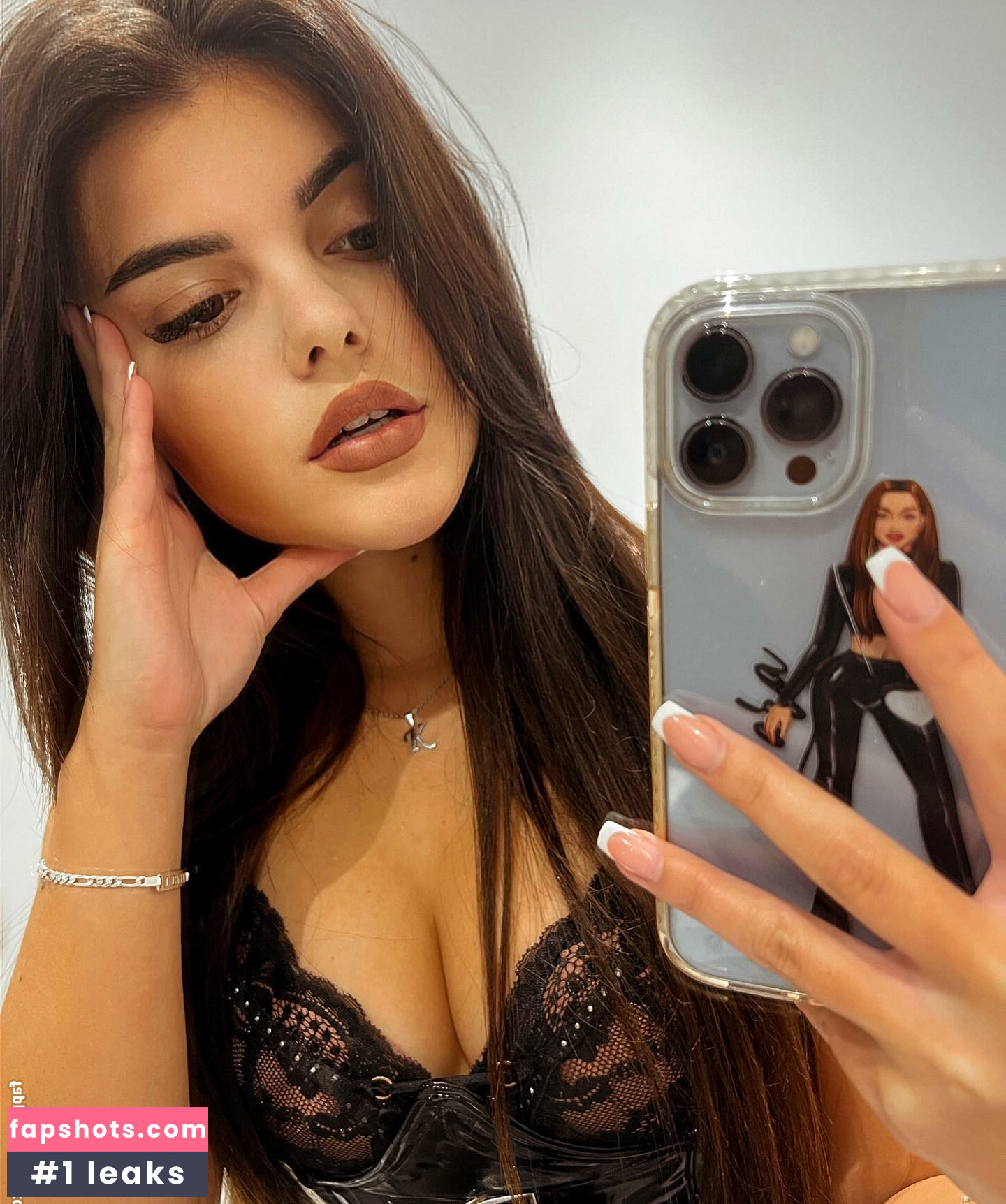 Lara Benjamina Winter gallery photo #100