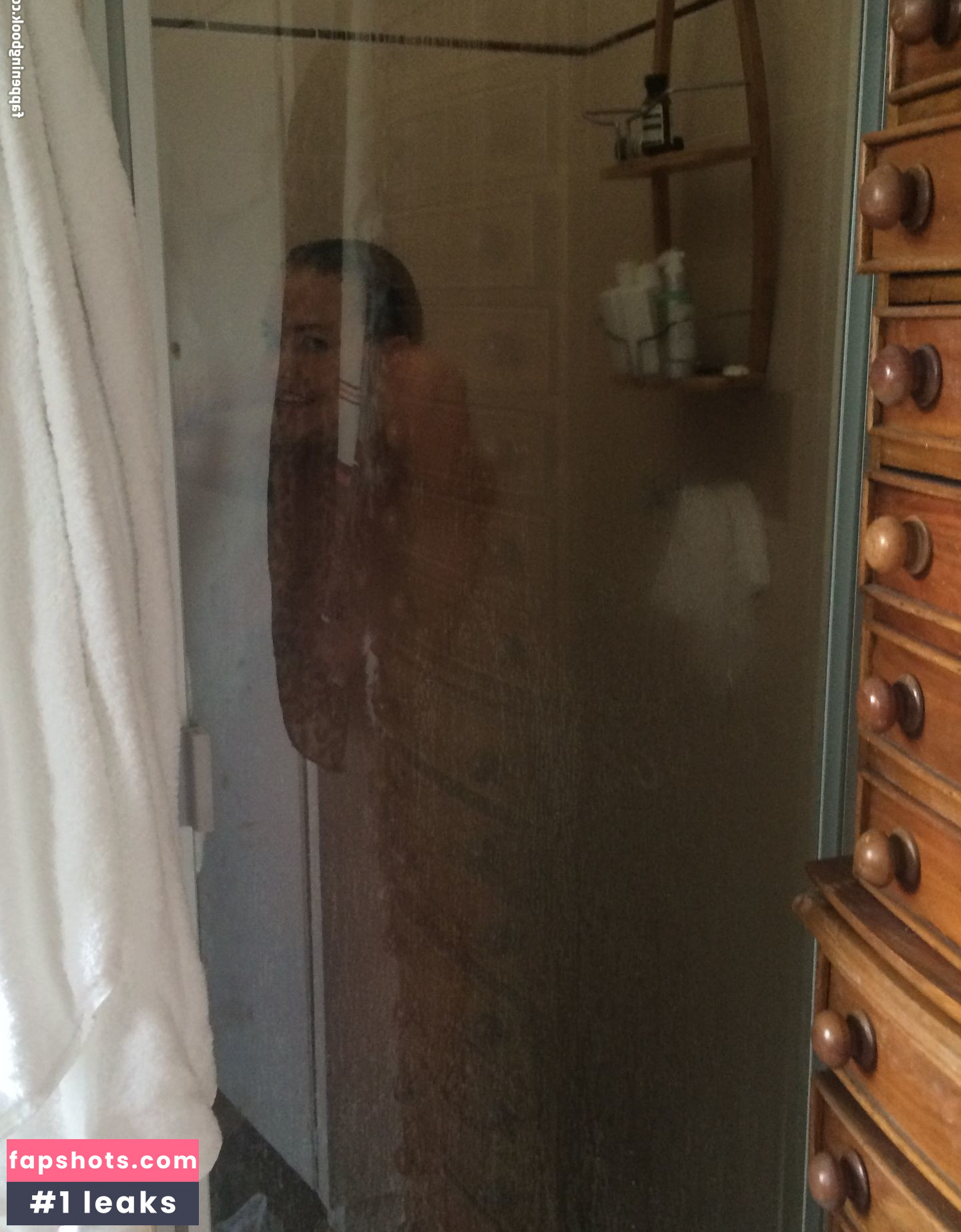 Lara Bingle gallery photo #104