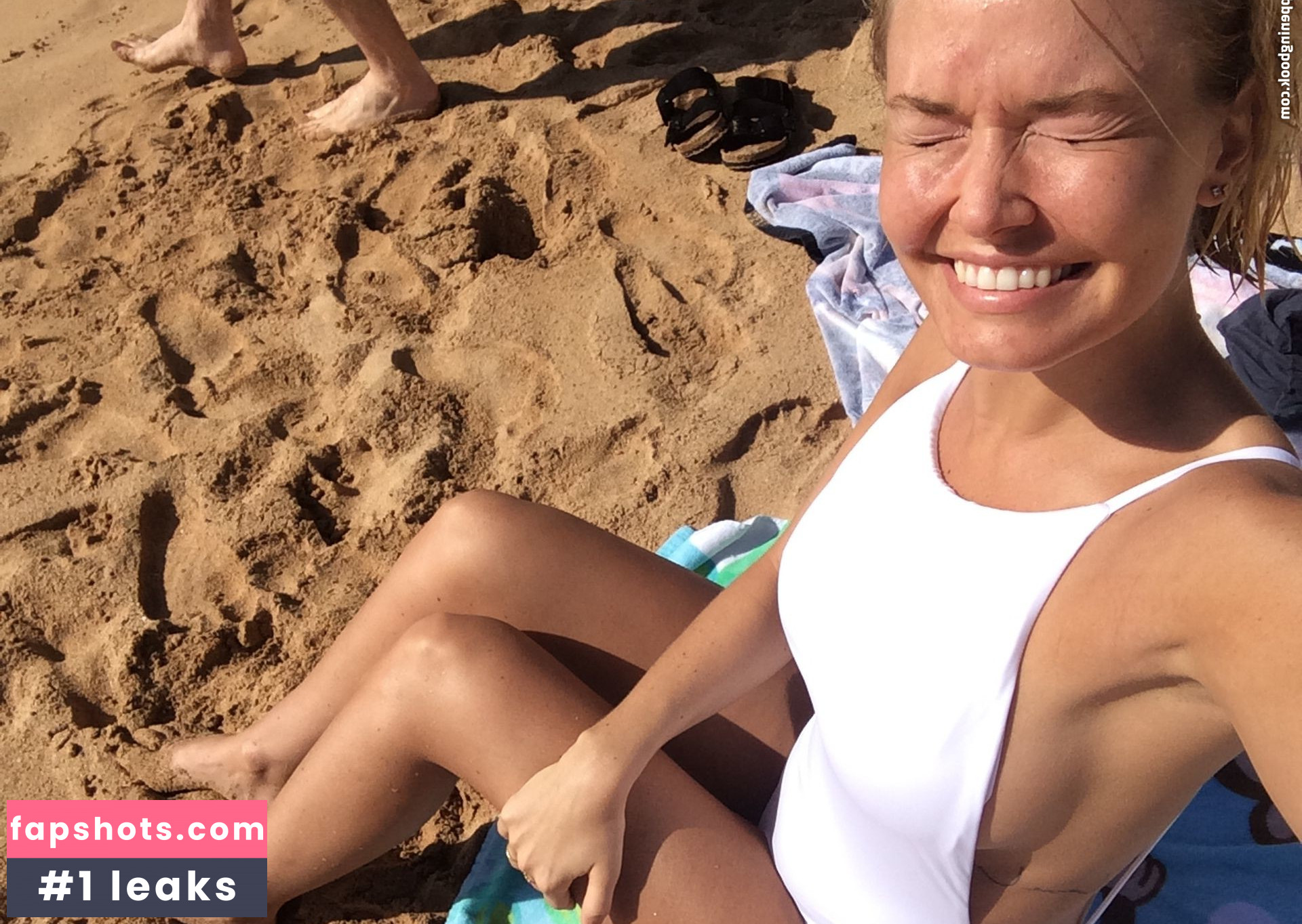 Lara Bingle gallery photo #182