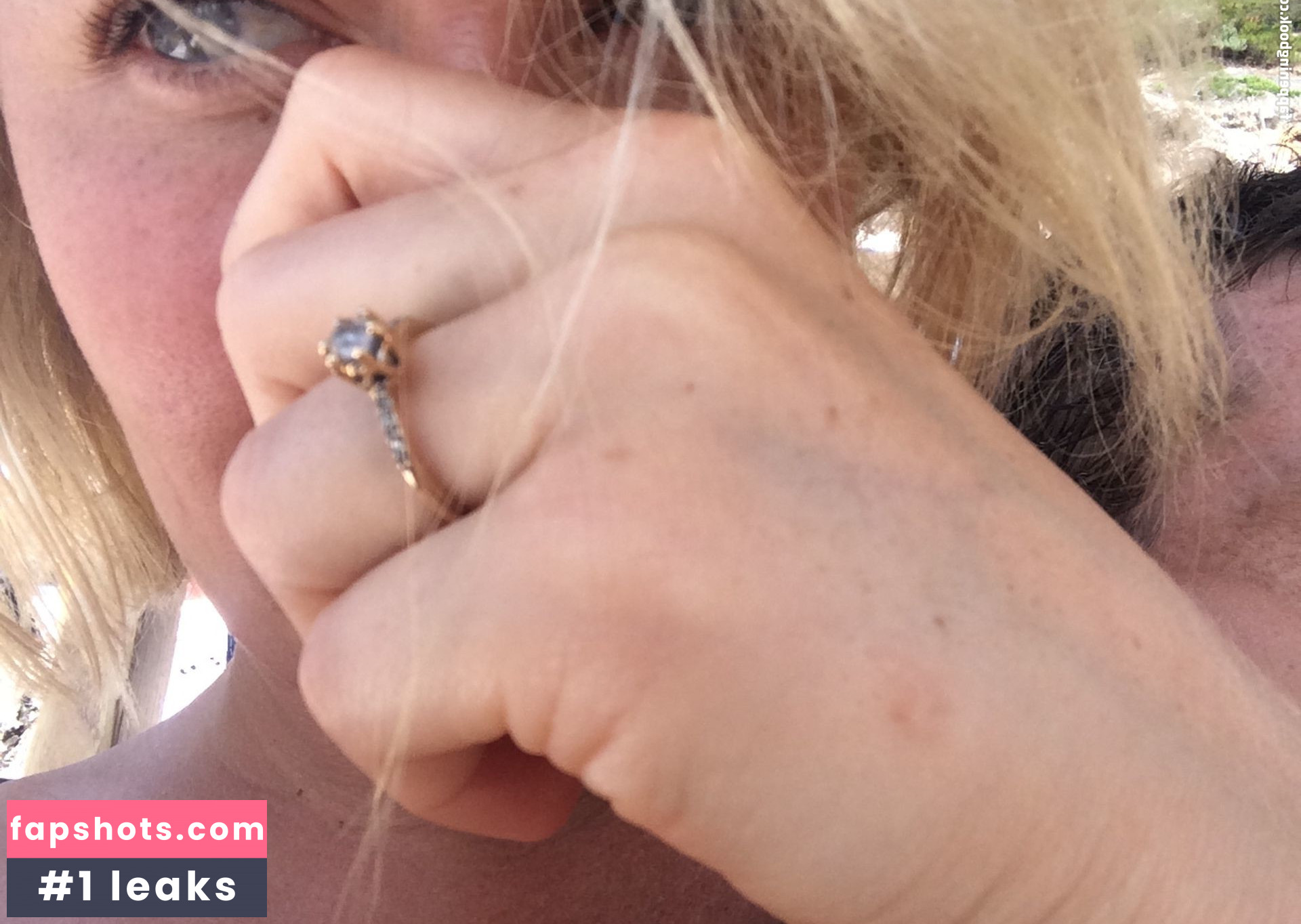 Lara Bingle gallery photo #199