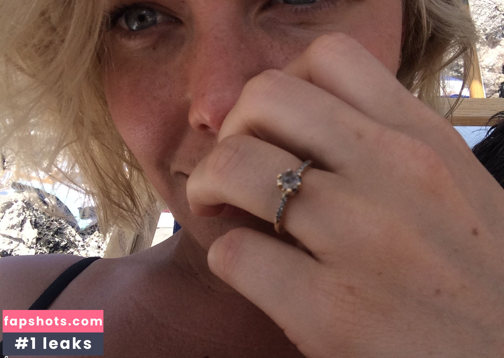 Lara Bingle gallery photo #200