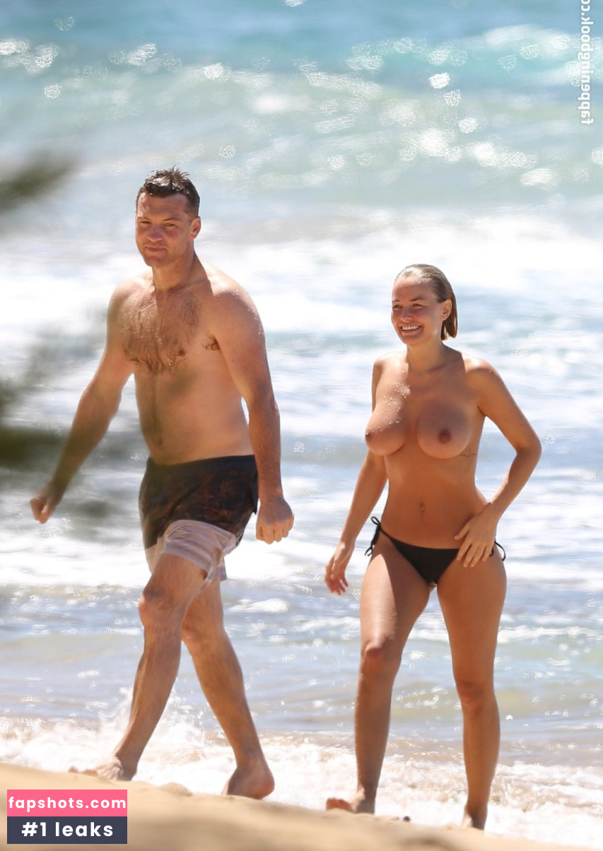 Lara Bingle gallery photo #238