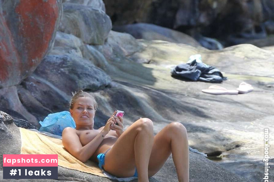 Lara Bingle gallery photo #28