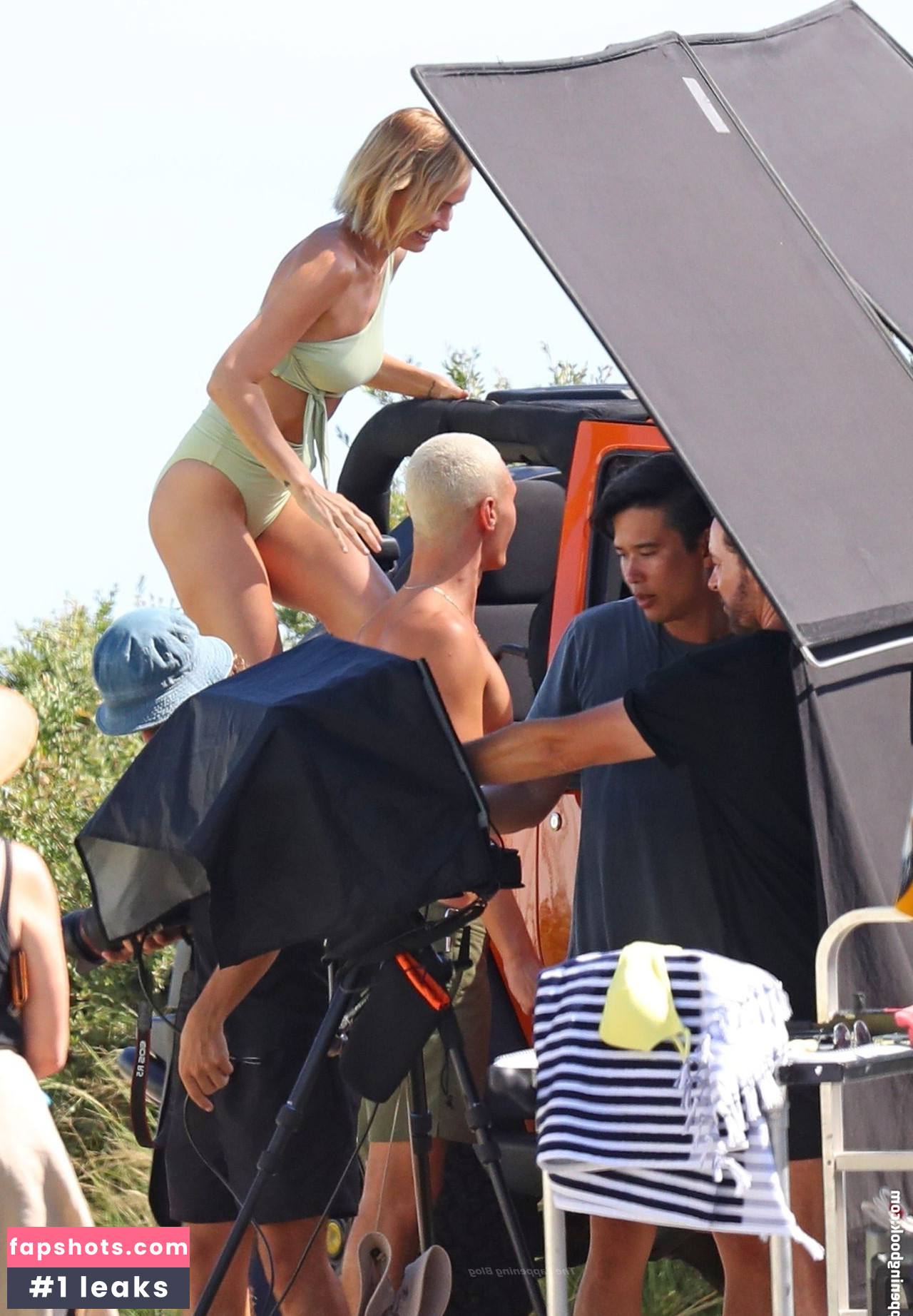 Lara Bingle gallery photo #59