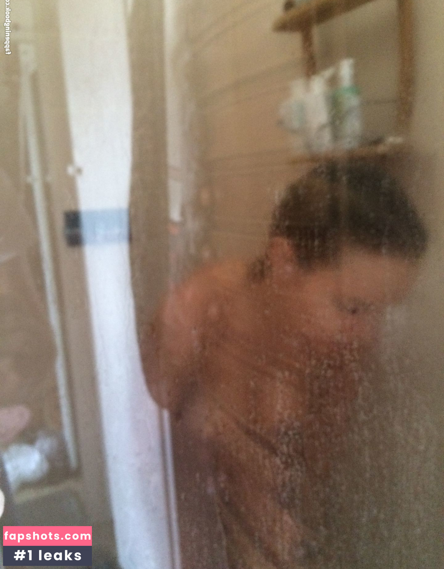 Lara Bingle gallery photo #98