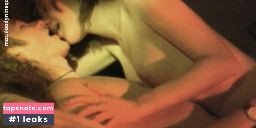 Lara Clancy nude babe gallery