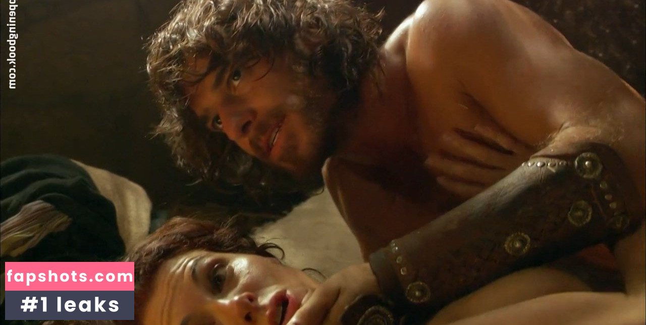 Lara Corrochano gallery photo #4