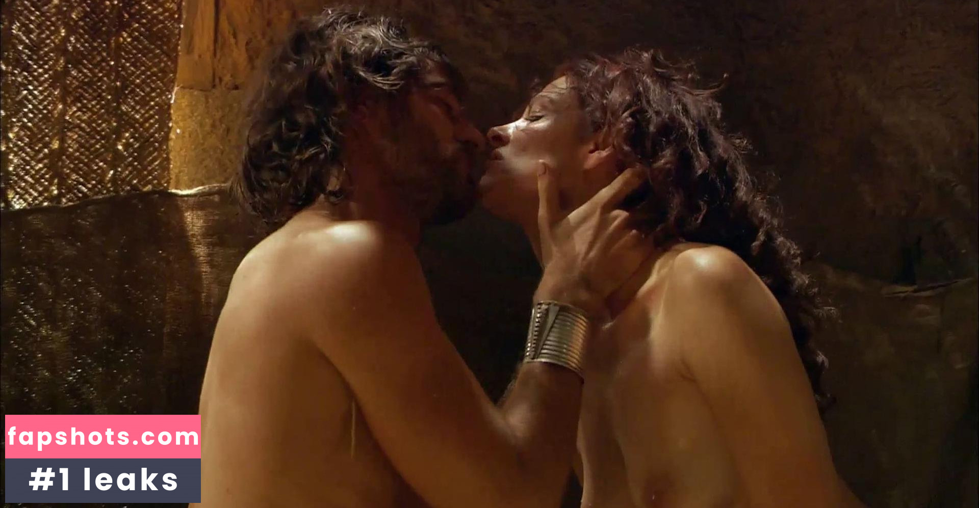 Lara Corrochano nude babe gallery