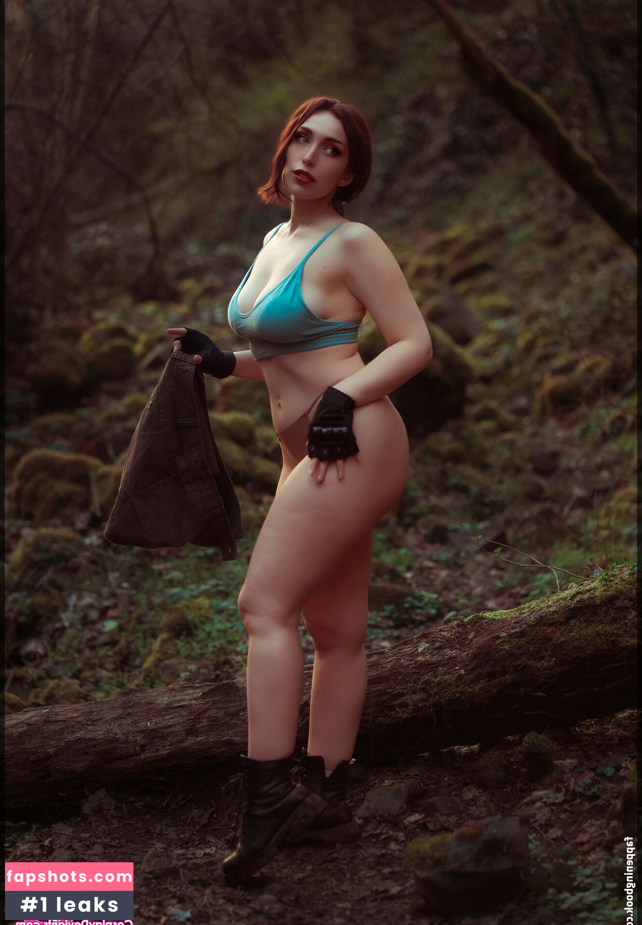 Lara Croft Cosplay gallery photo #14