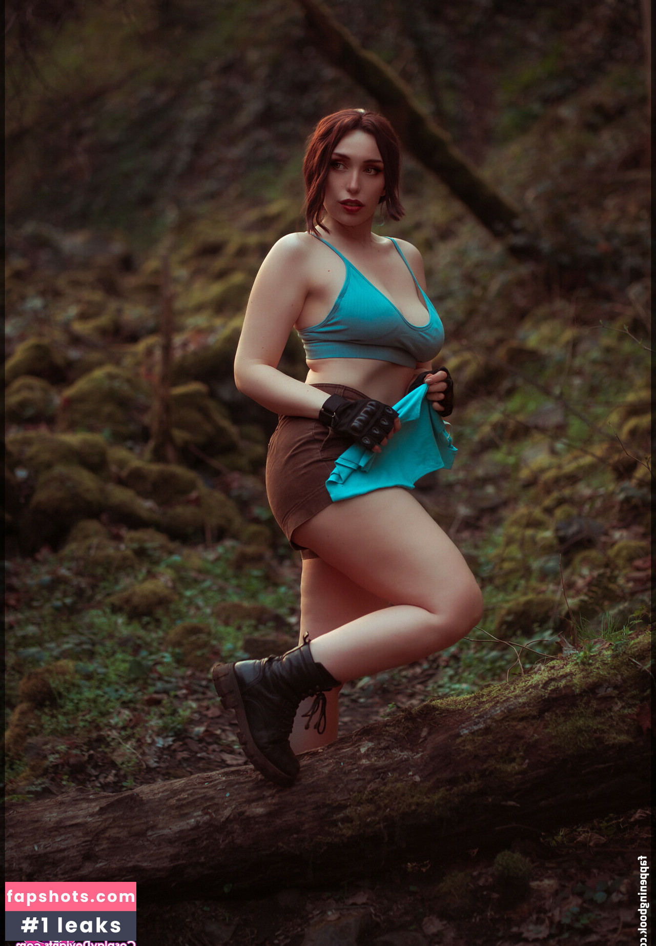 Lara Croft Cosplay gallery photo #25