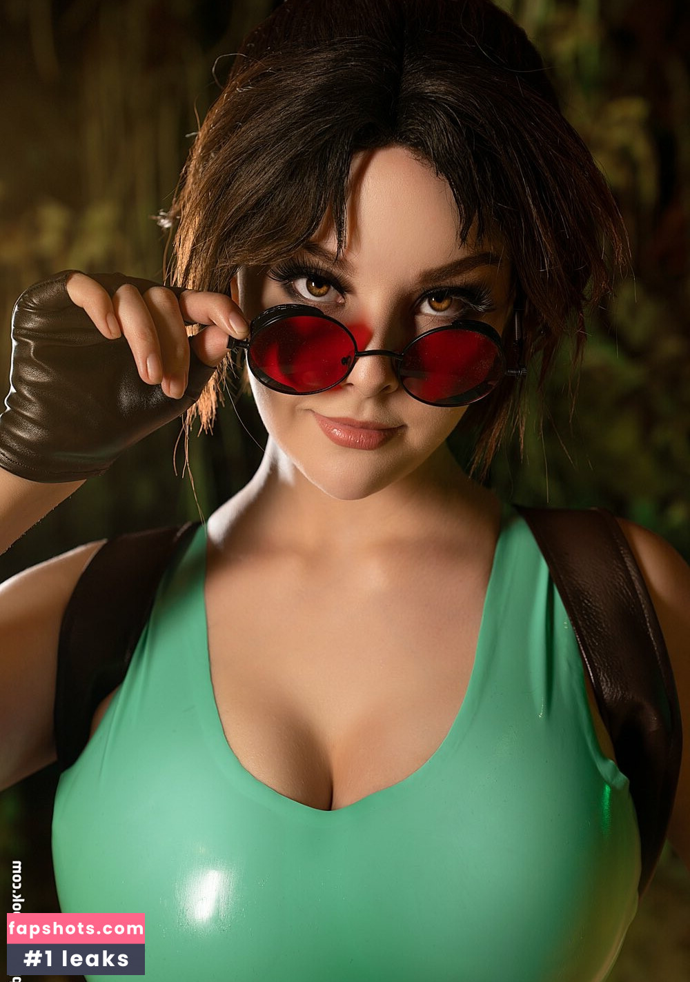 Lara Croft Cosplay gallery photo #35