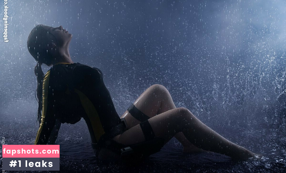 Lara Croft Cosplay gallery photo #36