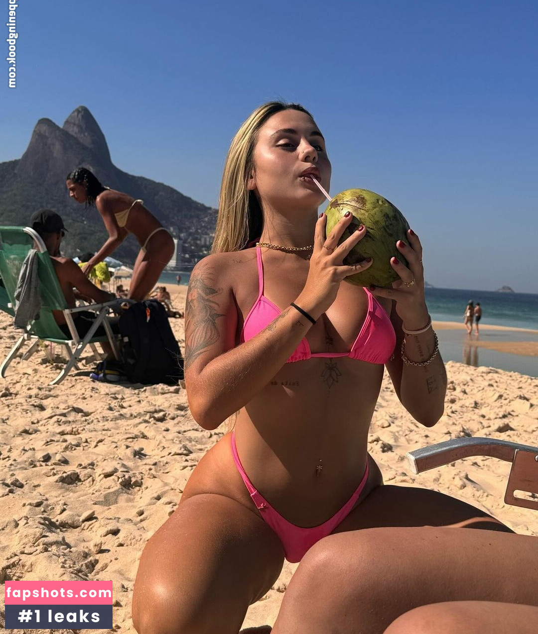 Lara Jucá nude babe gallery