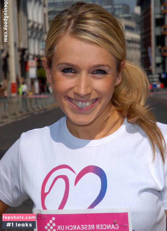 Lara Lewington gallery photo #49