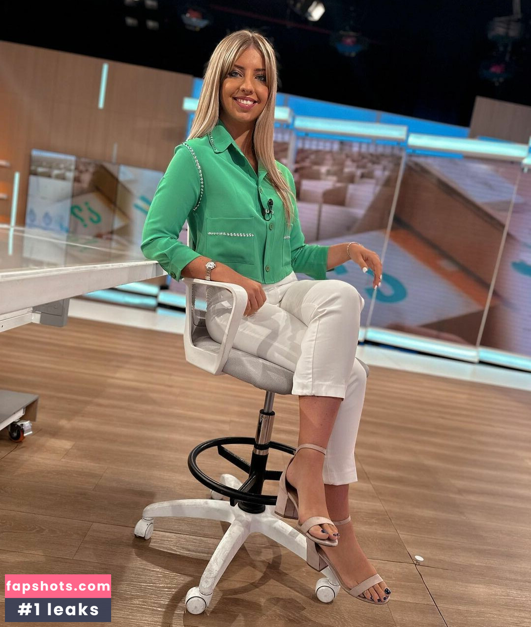 Lara López Calvo gallery photo #15