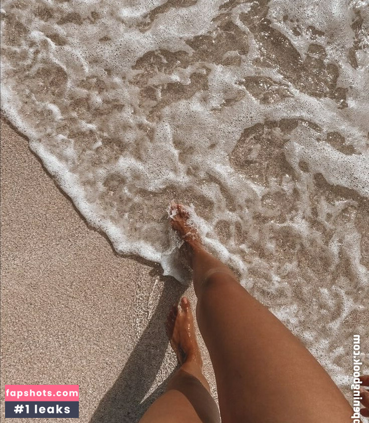 Lara López Calvo gallery photo #16